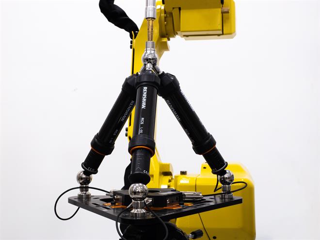 System diagnostyki robotów do automatyki przemysłowej RCS T-90 zamontowany w gnieździe produkcyjnym z robotem.