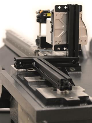 Laserski sistem za poravnavanje XK10 na ulitku stroja